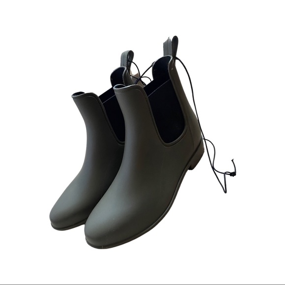 Never worn, tags still on. Green chelsea bootie - Picture 2 of 3